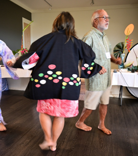 modern bon
                          dance